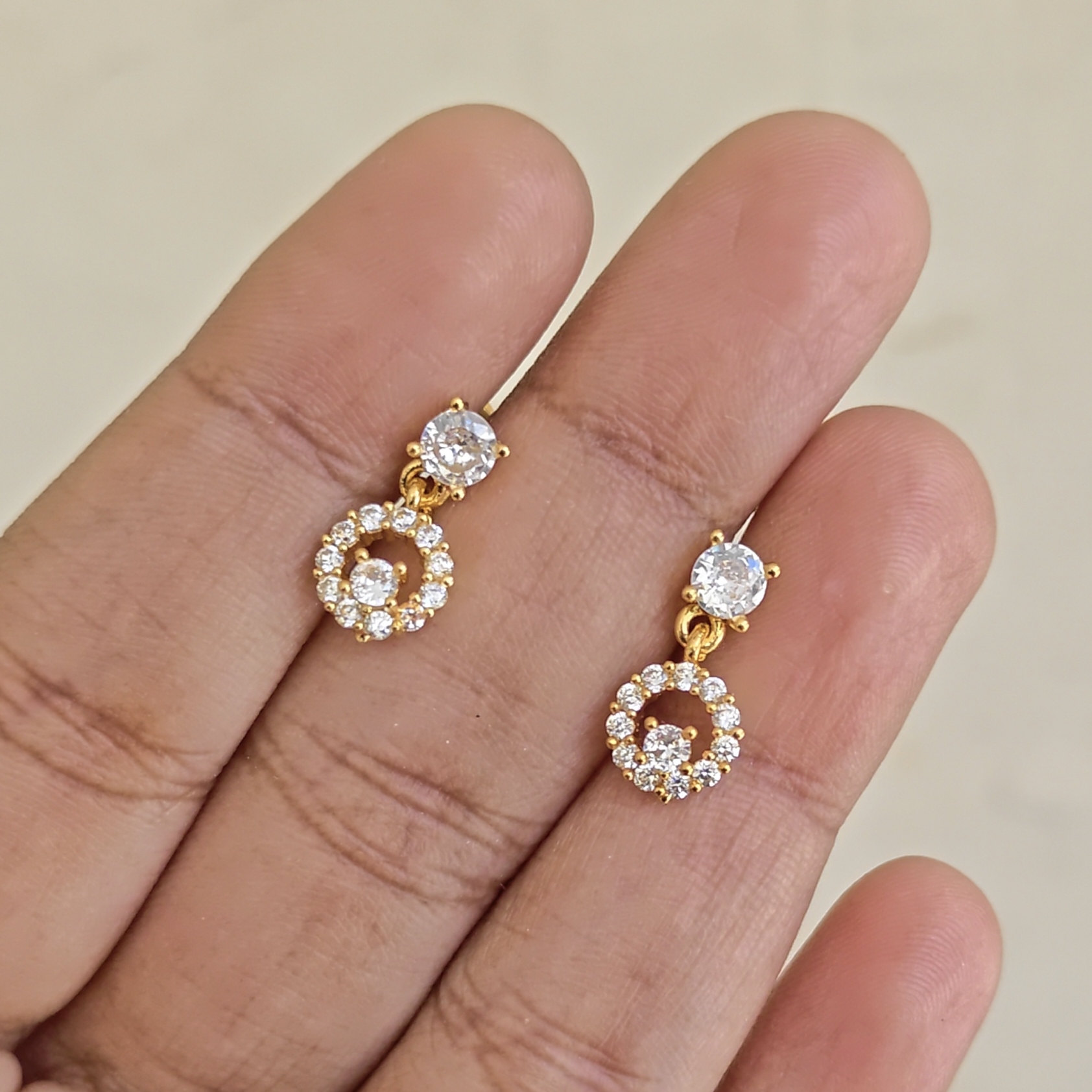 Minimal Aura Drop Earrings