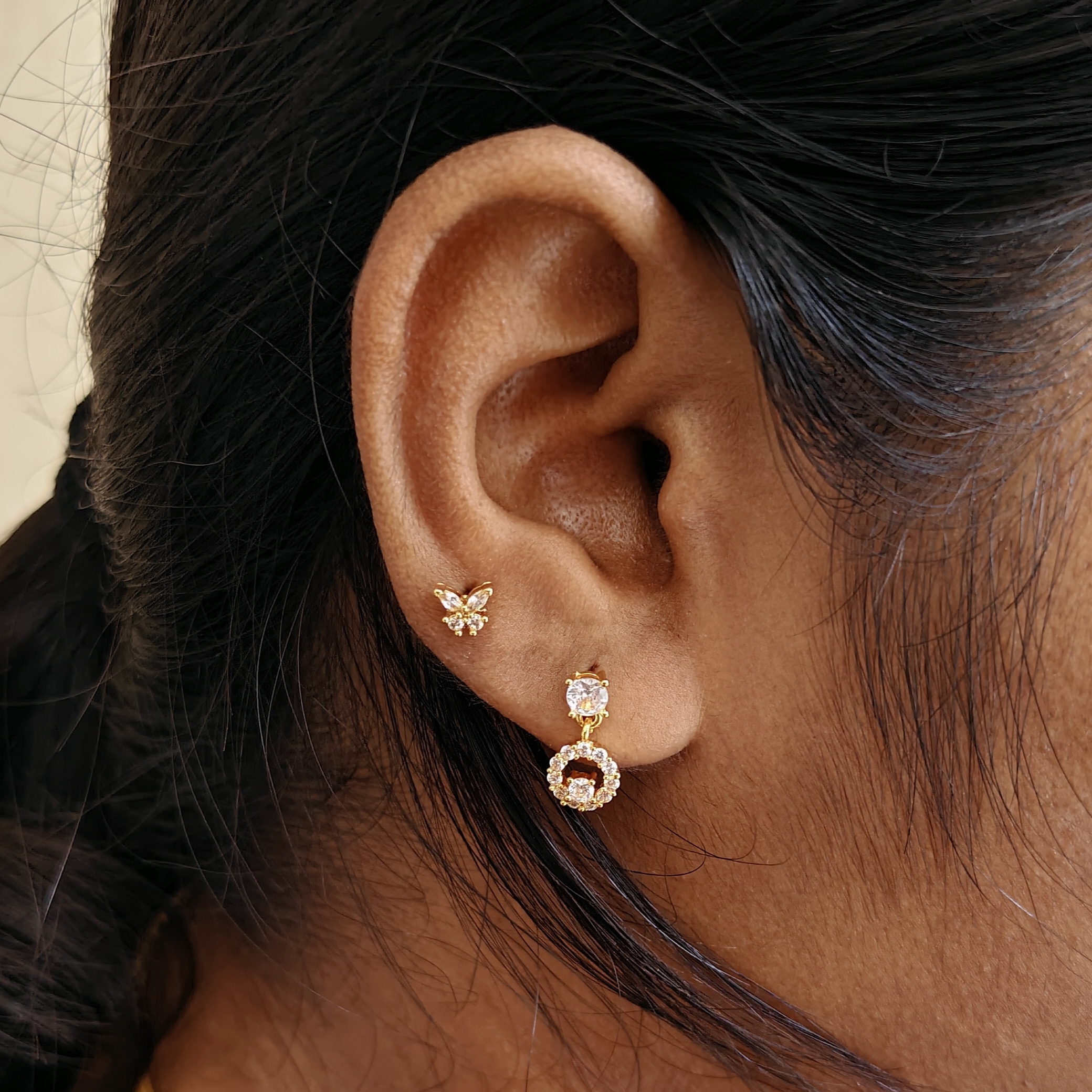 Minimal Aura Drop Earrings - Image 3